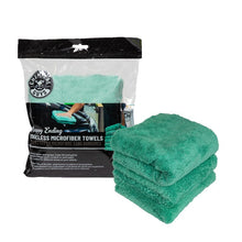 गैलरी व्यूवर में इमेज लोड करें, Chemical Guys Happy Ending Ultra Edgeless Microfiber Towel - 16in x 16in - Green - 3 Pack (P16)