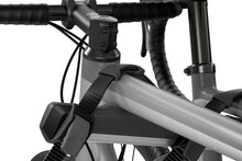 गैलरी व्यूवर में इमेज लोड करें, Thule OutWay Hanging-Style Trunk Bike Rack (Up to 2 Bikes) - Silver/Black