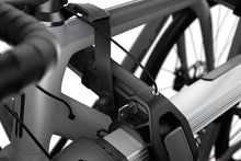 Laden Sie das Bild in den Galerie-Viewer, Thule OutWay Hanging-Style Trunk Bike Rack (Up to 2 Bikes) - Silver/Black