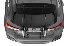 Carica l&#39;immagine nel visualizzatore di Gallery, Thule OutWay Hanging-Style Trunk Bike Rack (Up to 2 Bikes) - Silver/Black