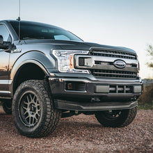 Carica l&#39;immagine nel visualizzatore di Gallery, Rigid Industries 18-19 Ford F-150 Grille Mount 6in SR-Series