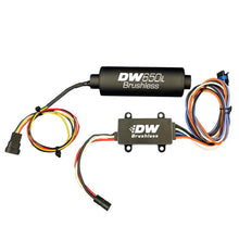 Laden Sie das Bild in den Galerie-Viewer, DeatschWerks DW650iL Series 650LPH In-Line External Fuel Pump w/ Single/Dual-Speed Controller